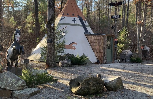 Hot Springs Apartment | Beautiful Lakota Luxury Tipi