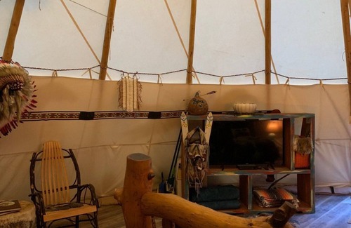 Hot Springs Apartment | Beautiful Lakota Luxury Tipi