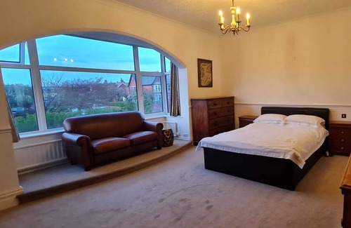 Lytham St. Anne's House | Beautiful Large Family Home With Games Room