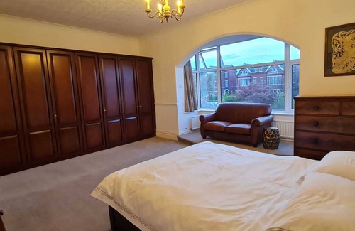 Lytham St. Anne's House | Beautiful Large Family Home With Games Room