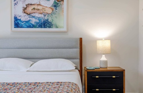 West Los Angeles Apartment | Beautiful Large 1 Bedroom Apartment in Sawtelle