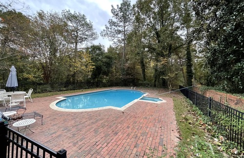 Lexington House | Beautiful Large Colonial Home in Lexington near USC, Columbia andnLake Murray.