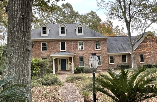 Lexington House | Beautiful Large Colonial Home in Lexington near USC, Columbia andnLake Murray.