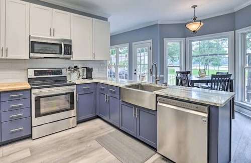 Wilsonville House | Beautiful Lay Lake Retreat for Large Families.