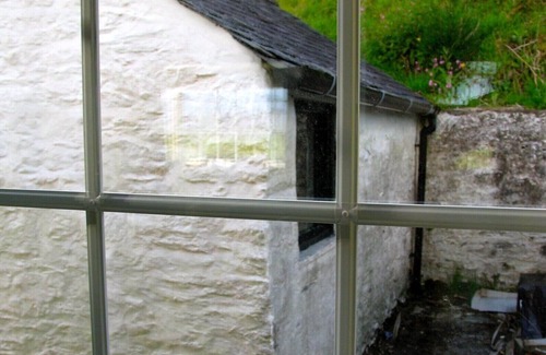 Rothesay Cottage | Beautiful location with sea views & beach close by.