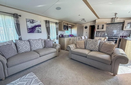 Hunstanton House | Beautiful lodge at Manor Park in Hunstanton ref 23018K