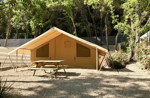 Montauroux House | Beautiful lodges with private beach
