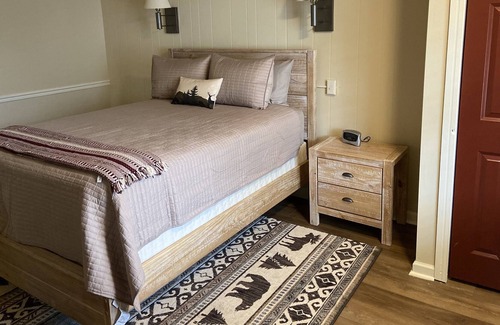 Lake Placid Cabin | Beautiful Lodging in the Heart of Lake Placid room 3/4