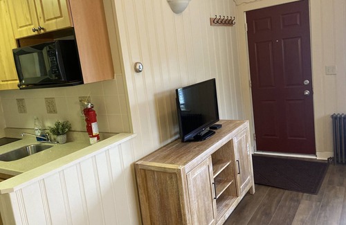 Lake Placid Cabin | Beautiful Lodging in the Heart of Lake Placid room 3/4
