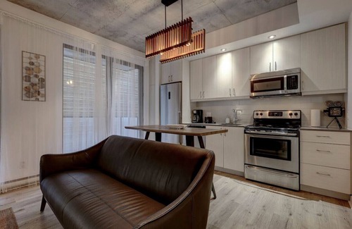 International District Apartment | Beautiful loft in Montreal Old Port