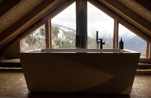Entraunes Ski Chalet | Beautiful Loft in old Barn