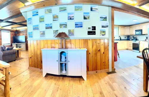 Johnsburg Cabin | Beautiful log cabin close to all the wonders of the Adirondacks!