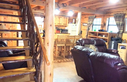 Nogal Cabin | BEAUTIFUL LOG CABIN ON NOGAL CANYON CREEK/LINCOLN CO NATIONAL FOREST