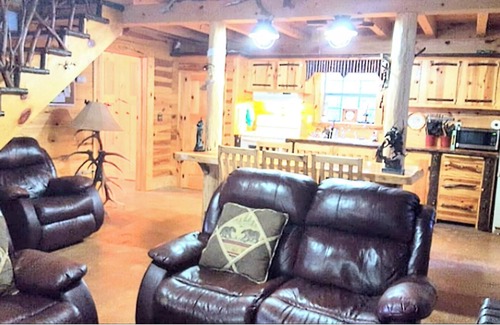 Nogal Cabin | BEAUTIFUL LOG CABIN ON NOGAL CANYON CREEK/LINCOLN CO NATIONAL FOREST