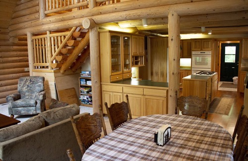 Peshastin Cabin | Beautiful Log Home, 20 min. from Leavenworth, WA. Nestled In The Woods