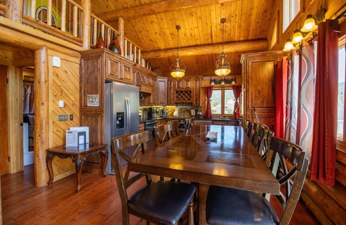 Carriage Hills House | Beautiful Log Home - Spectacular View