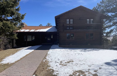 Castle Rock House | Beautiful Log Home in gated community on 100 acres
