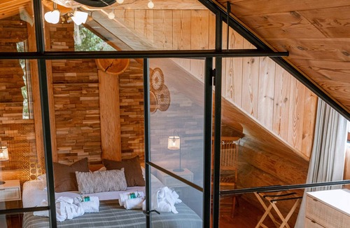 Velzeke-Ruddershove House | Beautiful log home with stunning views
