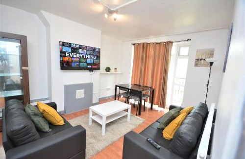 Woodberry Down Apartment | Beautiful London 2 Bedroom Flat near Finsbury Park