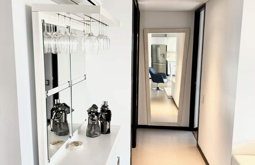 Laureles - Estadio Apartment | Beautiful Luxurious Apartment Suite That offers Your dream stay and location