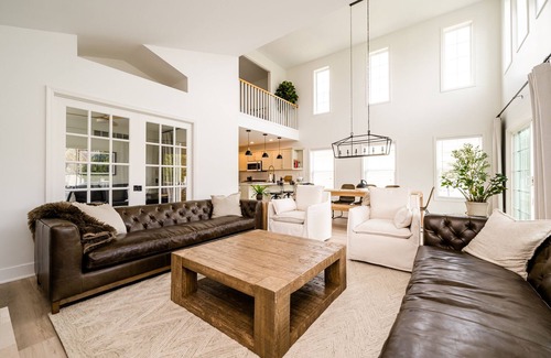 Saint Joseph House | Beautiful Luxury Home located at Island Pointe Marina! nJust 1 mile to downtown!
