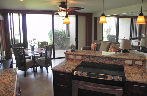 Maalaea Condo | Beautiful Luxury Oceanfront Condo-Grnd Floor, Great View, A/C, Wi-Fi, BDRM View