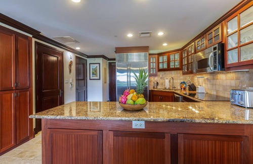 Wailua Condo | Beautiful Luxury Peek Ocean and Mountain View