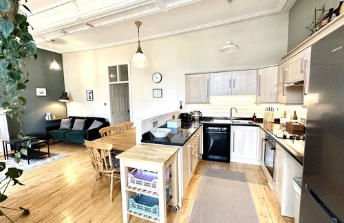 Kilmartin Apartment | Beautiful Luxury Spacious Victorian Flat in Kilmartin - High Spec & Dog Friendly