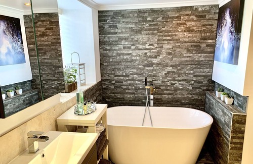 Timble Cottage | Beautiful Luxury Yorkshire Cottage- The Courtyard