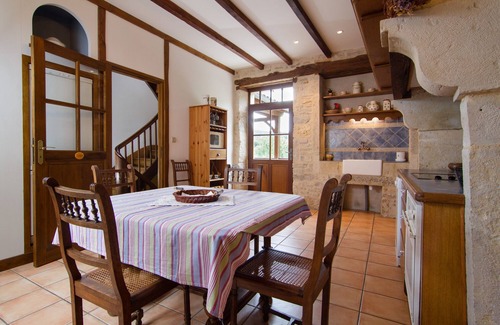 Caylus House | Beautiful manor house with pool and garden on the edge of the medieval village