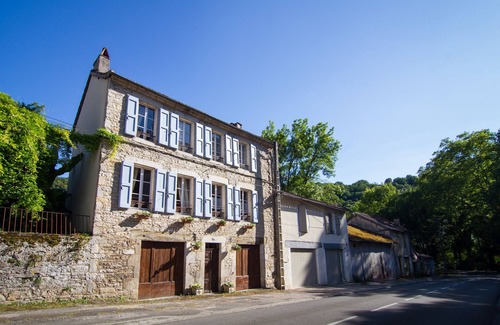 Caylus House | Beautiful manor house with pool and garden on the edge of the medieval village