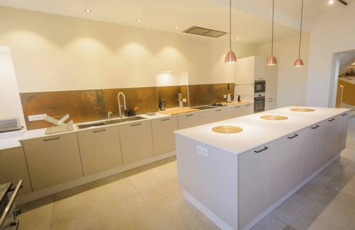 Etoile-sur-Rhone House | Beautiful mansion with large garden