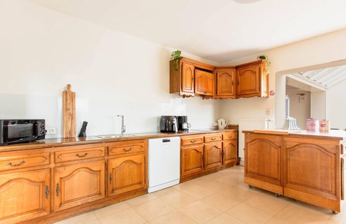 Bilzen Villa | Beautiful mansion with swimmingpool and jacuzzi