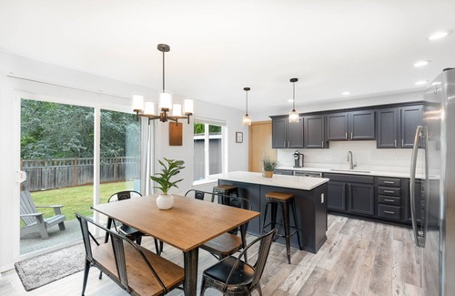 Maple Valley House | Beautiful Maple Valley home, near Eastside, Renton, near HW18 & SeaTac Airport