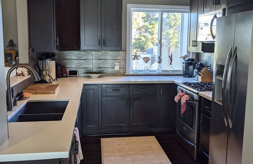 East San Mateo House | Beautiful Mariners Island Waterfront Retreat - Discount for long term stays!