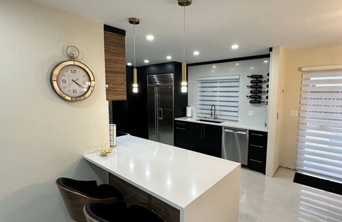 Imperial Point House | Beautiful Modern Home 5 minutes from the Beach