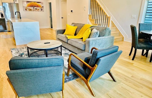 The Heights House | Beautiful Modern 4BR Duplex W/Rooftop NYC views