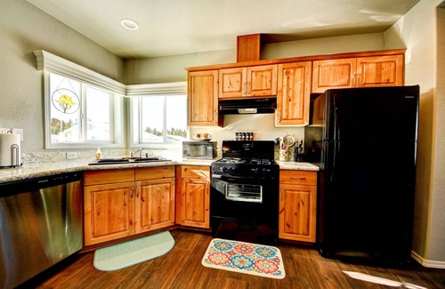 Leadville House | Beautiful, Modern and New Home-Great Location