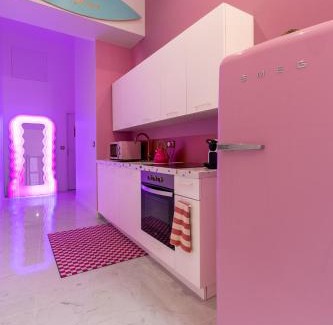 Porte-Saint-Martin Apartment | Beautiful Modern Barbie flat in Paris
