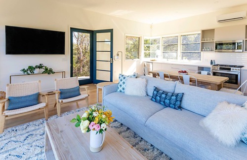 Aquinnah House | Beautiful, Modern Beach Home in Aquinnah With A Spectacular Roof Top Deck.