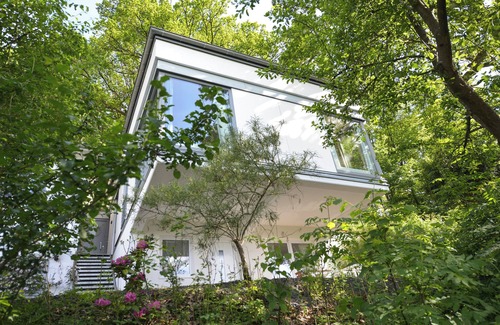 Coburg House | Beautiful modern bungalow with terrace and large garden