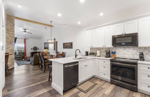 Branson Condo | Beautiful, Modern Golf Condo with Private, Covered Balcony