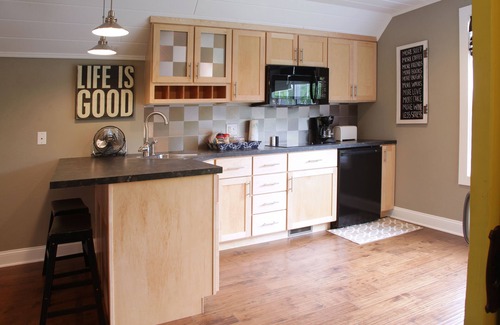 Ste Genevieve Apartment | Beautiful Modern Loft In Wine Country!