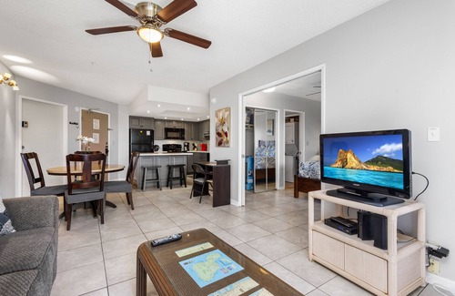 Kihei Condo | Beautiful Modern Remodeled Maui Banyan