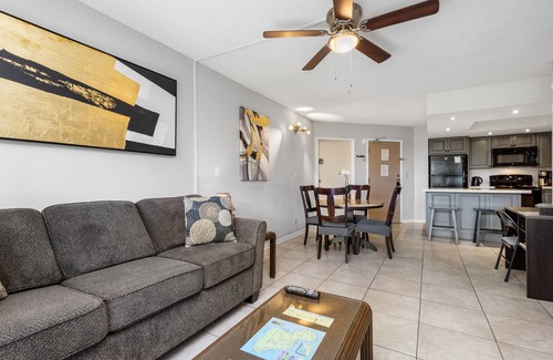 Kihei Condo | Beautiful Modern Remodeled Maui Banyan