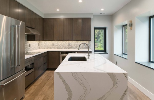 Mirrormont House | Beautiful Modern Retreat in the Woods
