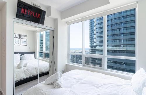 Downtown Toronto Apartment | Beautiful Modern Toronto Luxurious Scotiabank Arena