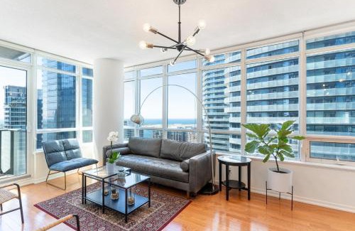 Downtown Toronto Apartment | Beautiful Modern Toronto Luxurious Scotiabank Arena