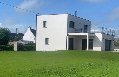 Penmarch Villa | Beautiful modern villa with sea view in a quiet location 400m from the magnificent Steir beach