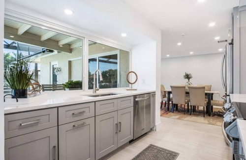 Marco Island Villa | Beautiful Modern Waterfront Villa W/Pool and Stunning View, 5 Min- Beach
